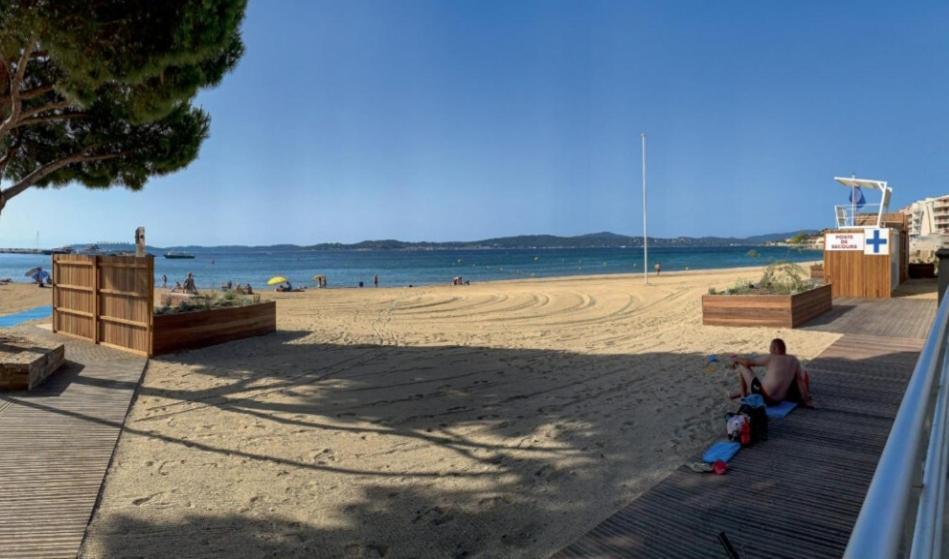 Apartment De A 700 Metres De La Plage, Totalement Independant Et Accessible Par Un Escalier Exterieur Sainte-Maxime